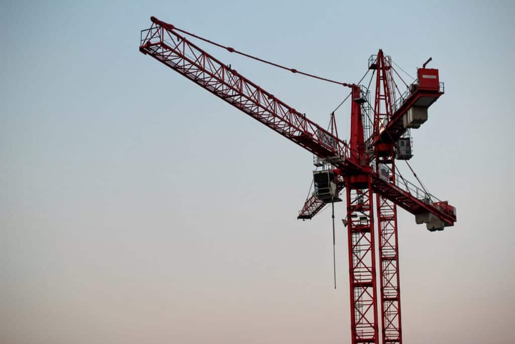 Choosing the Right Crane Hire Company – A Comprehensive Checklist